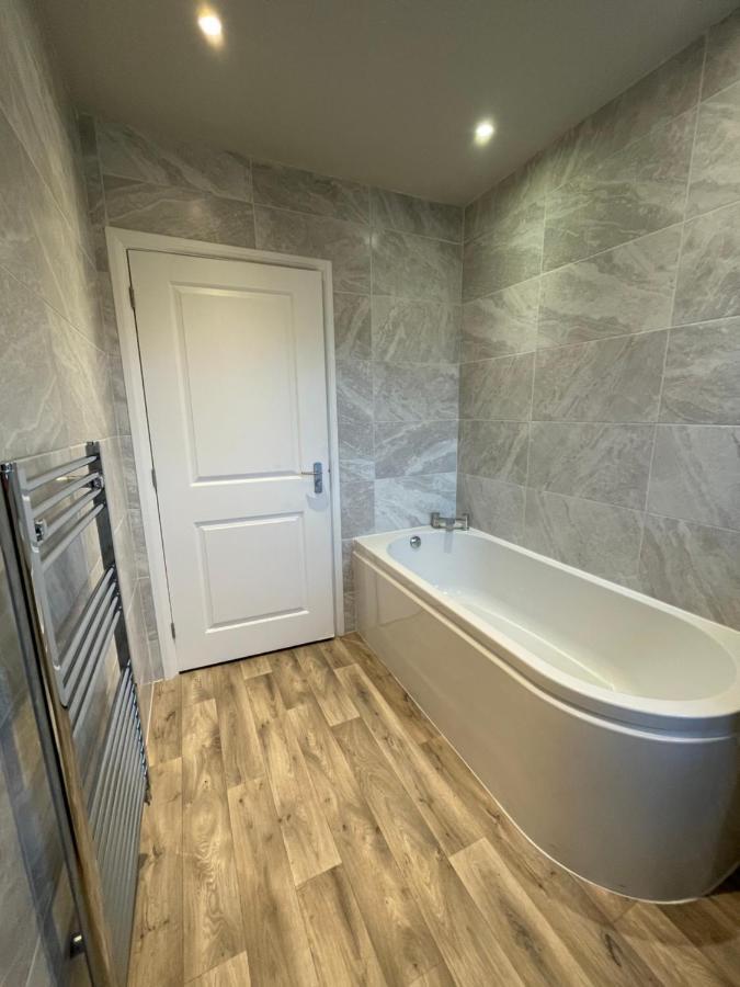Spacious Nec Bhx Apartment *