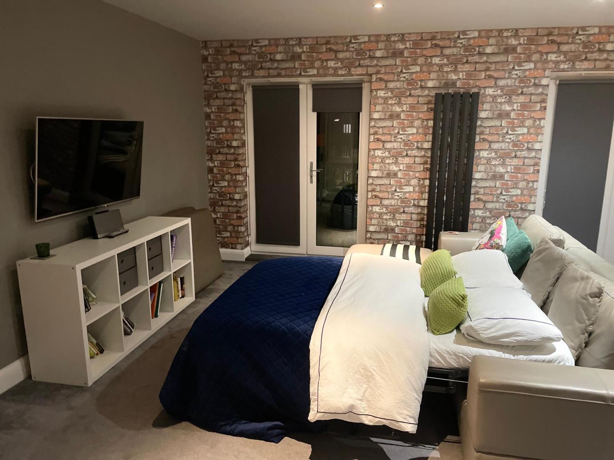 Spacious Nec Bhx Apartment Solihull
