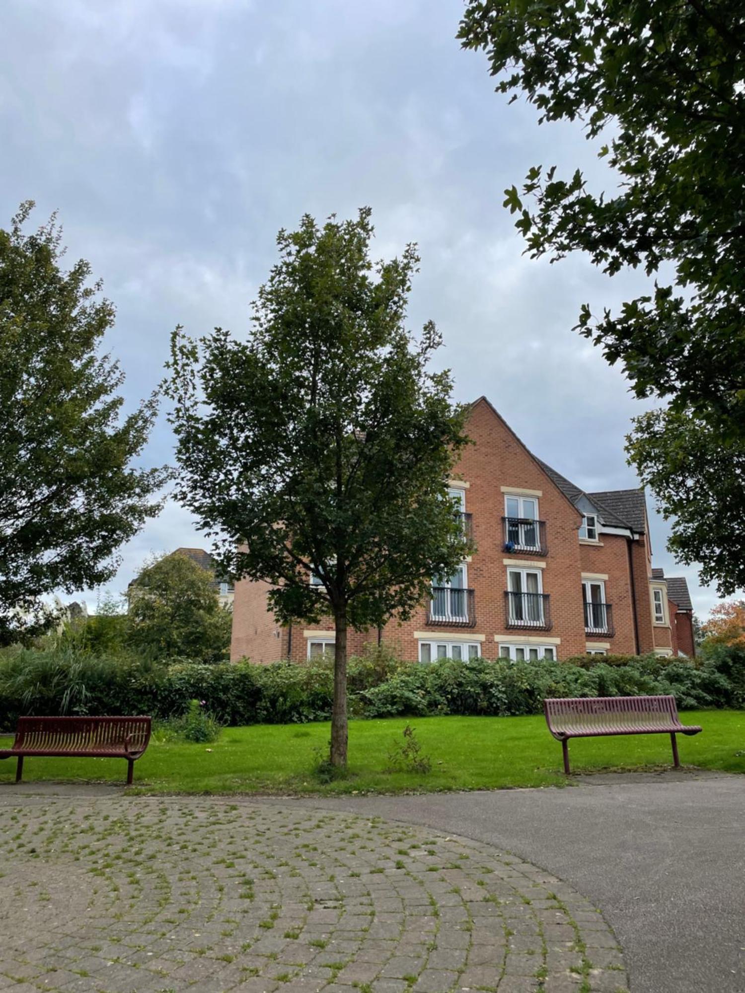 Spacious Nec Bhx Apartment